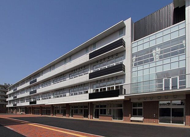 荒川区立尾久八幡中学校(約1,060m)