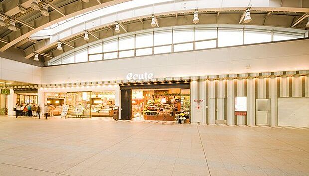 エキュート日暮里（約1,030m）