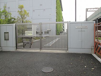 大田区立羽田中学校 600m