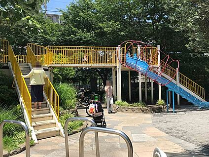 森前公園（たまご公園） 700m