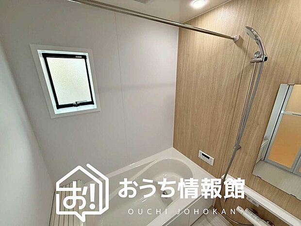 現地写真(浴室)
浴室暖房乾燥機付き。1坪タイプで広々です。