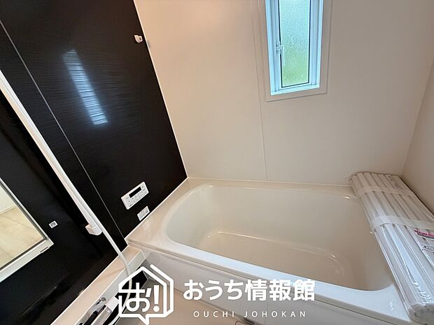 現地写真(浴室)
浴室暖房乾燥機付き。1坪タイプで広々です。