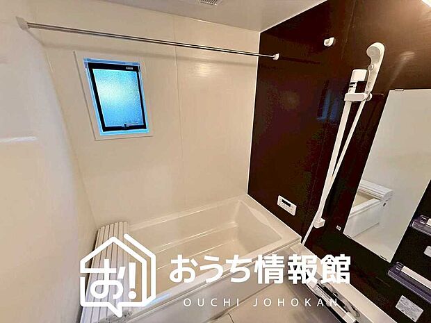 現地写真(浴室)
浴室暖房乾燥機付き。1坪タイプで広々です。