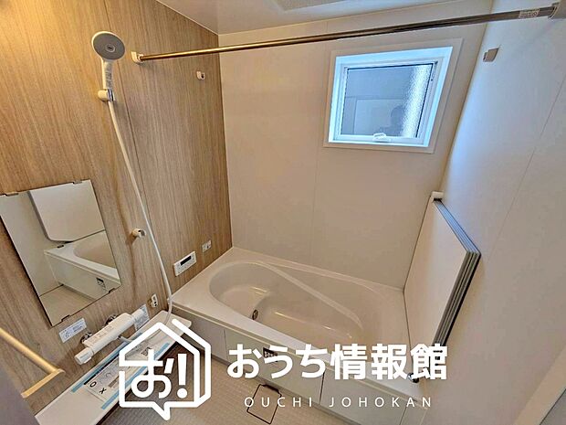 現地写真(浴室)
浴室暖房乾燥機付き。1坪タイプで広々です。