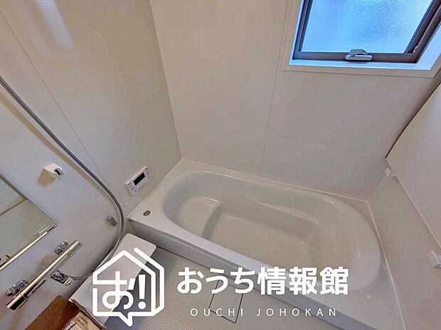 現地写真(浴室)
浴室暖房乾燥機付き。1坪タイプで広々です。