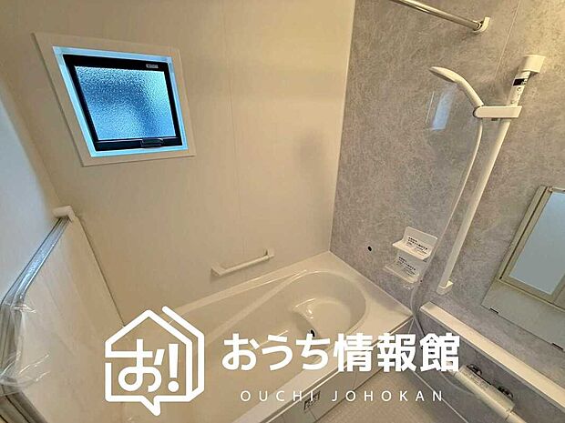 現地写真(浴室)
浴室暖房乾燥機付き。1坪タイプで広々です。