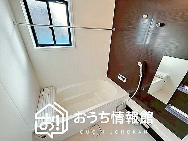 現地写真(浴室)
浴室暖房乾燥機付き。1坪タイプで広々です。