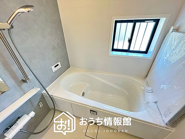 現地写真(浴室)
浴室暖房乾燥機付き。1坪タイプで広々です。