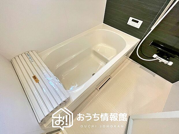 現地写真(浴室)
浴室暖房乾燥機付き。1坪タイプで広々です。