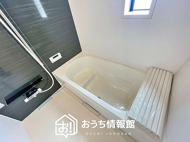 現地写真(浴室)
浴室暖房乾燥機付き。1坪タイプで広々です。