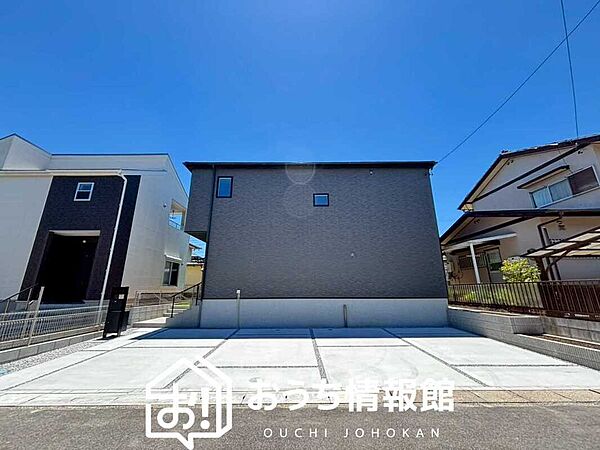 現地写真（外観）
限定１邸
駐車４台可能
