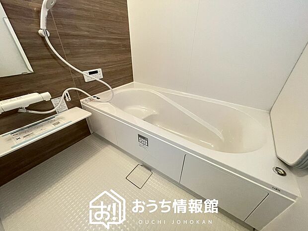 現地写真(浴室)
浴室暖房乾燥機付き。1坪タイプで広々です。