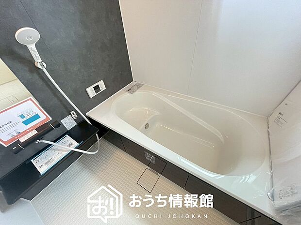 現地写真(浴室)
浴室暖房乾燥機付き。1坪タイプで広々です。