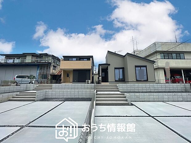 現地写真(街並み)
全2邸
駐車3台可能