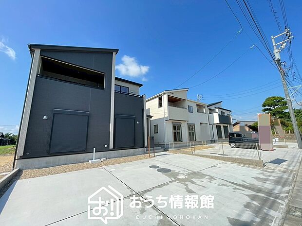 現地写真(街並み)
全3邸
駐車4台可能