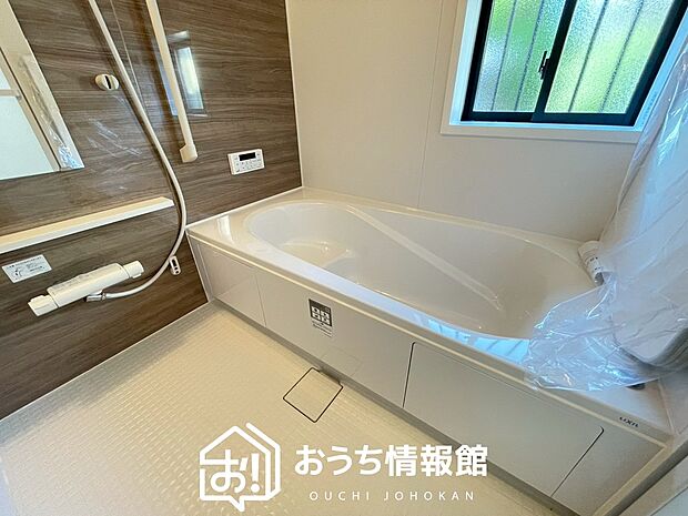 現地写真(浴室)
浴室暖房乾燥機付き。1坪タイプで広々です。