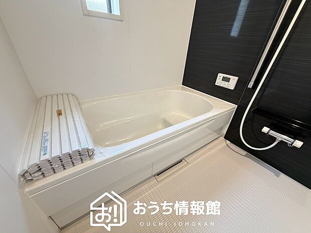 現地写真(浴室)
浴室暖房乾燥機付き。1坪タイプで広々です。