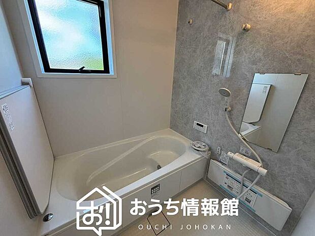 現地写真(浴室)
浴室暖房乾燥機付き。1坪タイプで広々です。
