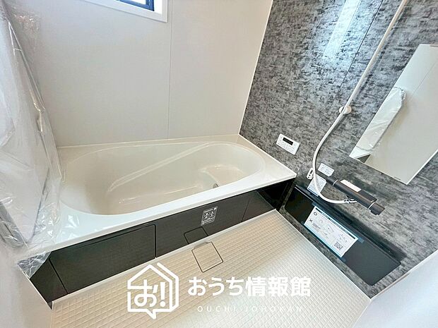 現地写真(浴室)
浴室暖房乾燥機付き。1坪タイプで広々です。