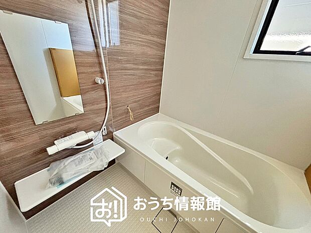 現地写真(浴室)
浴室暖房乾燥機付き。1坪タイプで広々です。