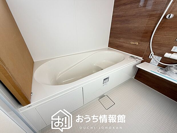 現地写真(浴室)
浴室暖房乾燥機付き。1坪タイプで広々です。