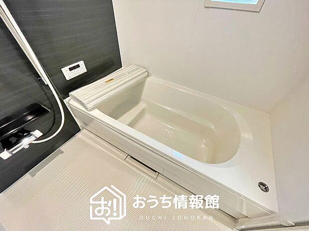 現地写真(浴室)
浴室暖房乾燥機付き。1坪タイプで広々です。