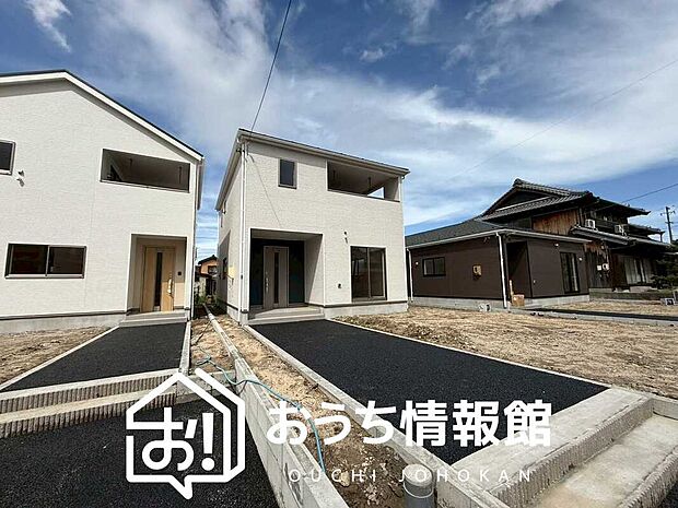 【現地写真(外観)【2号地】】軽くて火災に強い屋根材を採用し、地震時の建物への負担や揺れを軽減しています。