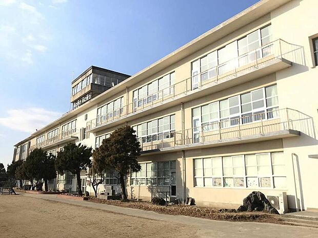 犬山市立犬山北小学校（約590m）