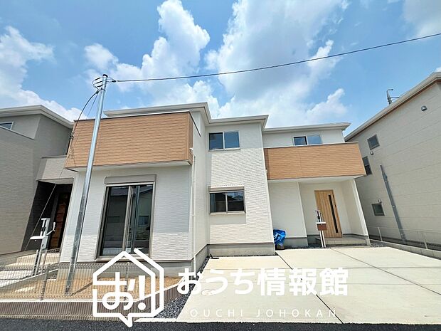 【現地写真（外観）【２号地】】軽くて火災に強い屋根材を採用し、地震時の建物への負担や揺れを軽減しています。