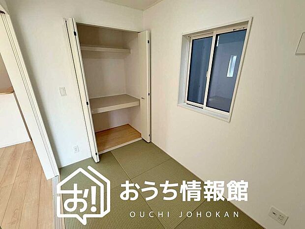 【現地写真（和室）】大壁仕様の新和室。くつろぎの空間です。