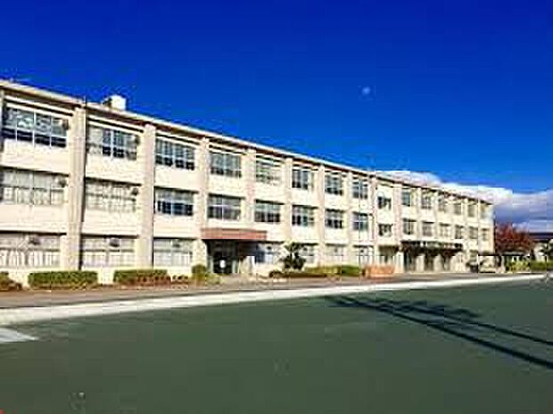 一宮市立今伊勢小学校（約650m）