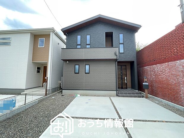 【現地写真（外観）【１号地】】雨で汚れを落とし、耐久性・耐候性に優れた外壁を使用しています。