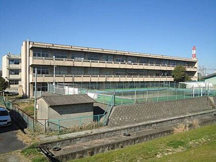 四日市市立塩浜中学校 2300ｍ(徒歩29分)