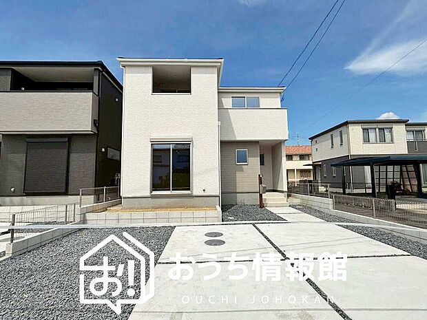 【現地写真（外観）【２号地】】軽くて火災に強い屋根材を採用し、地震時の建物への負担や揺れを軽減しています。