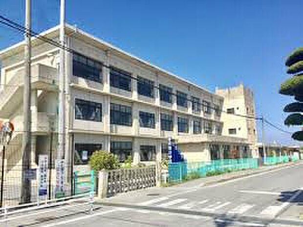 彦根市立稲枝東小学校（約550m）