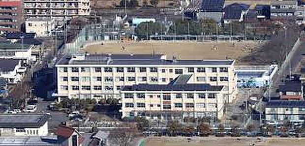 岐阜市立長良東小学校（約890m）