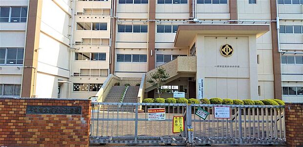 一宮市立浅井中小学校（約950m）