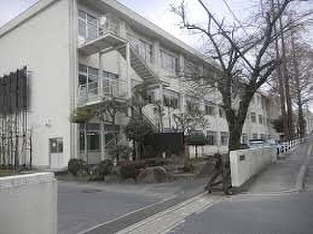 多治見市立小泉中学校（約1,300m）