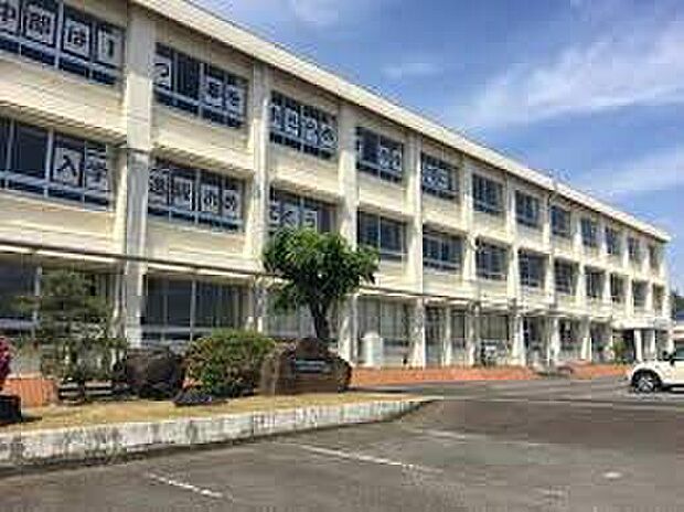 可児市立中部中学校（約1,600m）