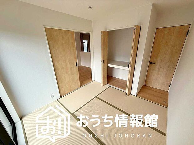 【現地写真(和室)】大壁仕様の新和室。くつろぎの空間です。