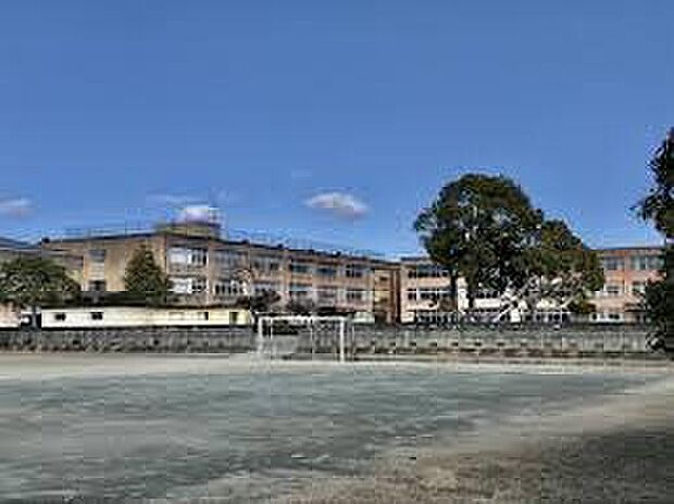 津市立一身田小学校(約750m)