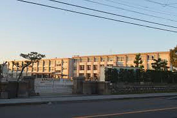 一宮市立貴船小学校（約1,000m）