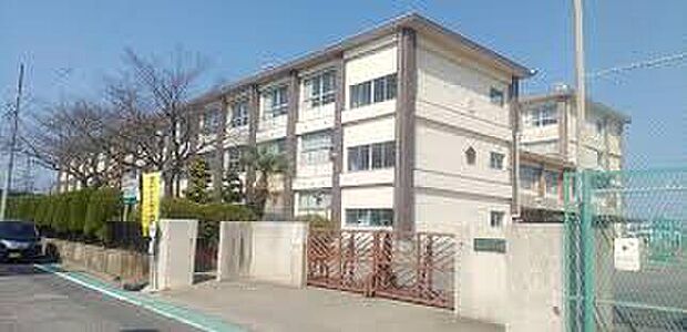 一宮市立今伊勢西小学校(約300m)
