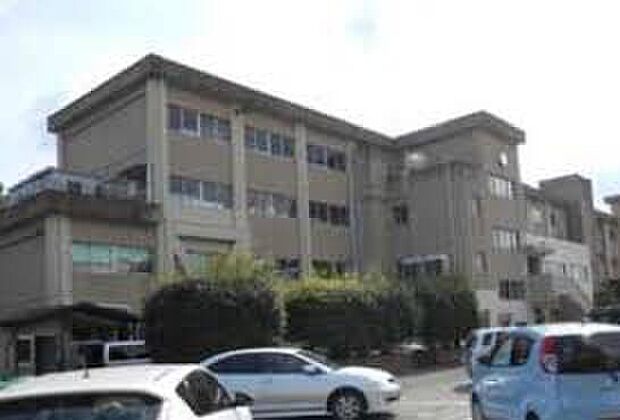 犬山市立犬山中学校（約1,800m）