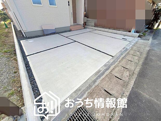 【現地写真（駐車場）】駐車スペースが広く、運転が苦手な方も安心です。