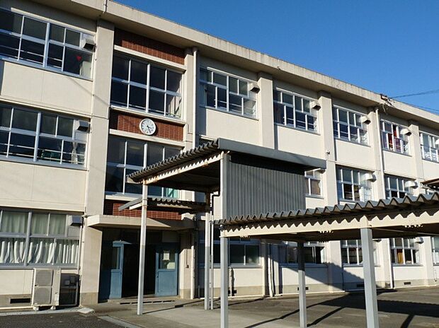 岐阜市立長森中学校（約800m）