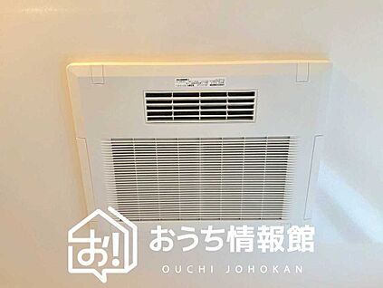 電気式浴室暖房換気乾燥機