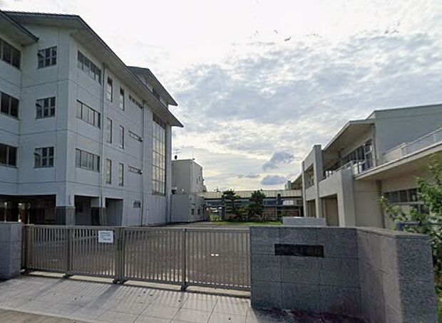 美濃加茂市立下米田小学校（約540m）