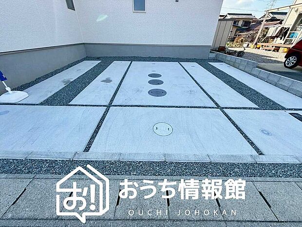 【現地写真（駐車場）】駐車スペースが広く、運転が苦手な方も安心です。