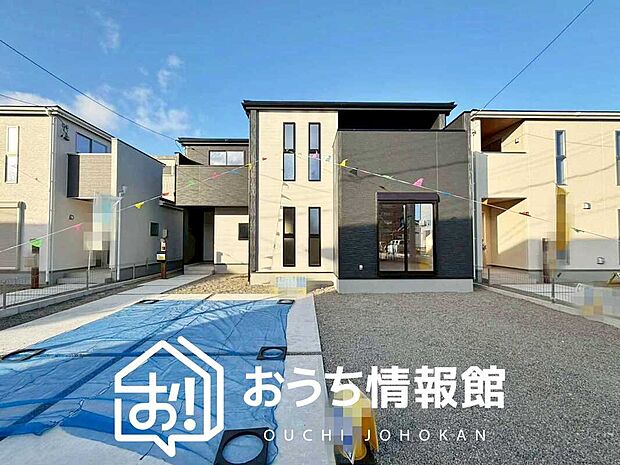 【現地写真(外観)【3号地】】軽くて火災に強い屋根材を採用し、地震時の建物への負担や揺れを軽減しています。